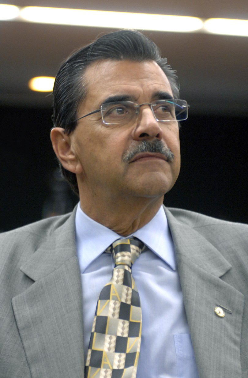 DEPUTADO REGIS DE OLIVEIRA