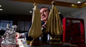 presidente-mario-gobbi-e-catolico-fervoroso-e-tem-um-santuario-na-mesa-da-presidencia-do-corinthians