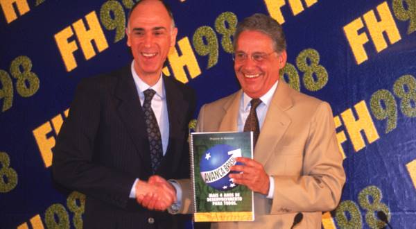 Marco Maciel e Fernando Henrique Cardoso no lançamento do programa de governo, na Academia de Tênis de Brasília.
